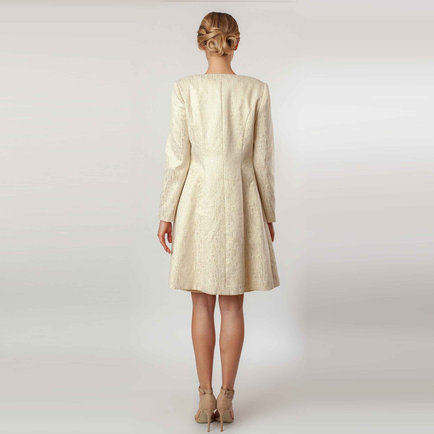 Scalloped Fly-Away Topper