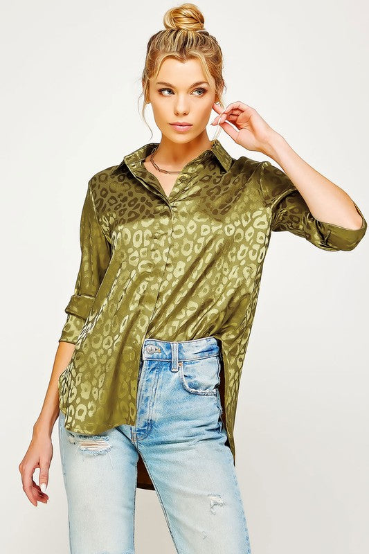 SATIN LEOPARD PRINT BUTTON DOWN TOP - Pikemla