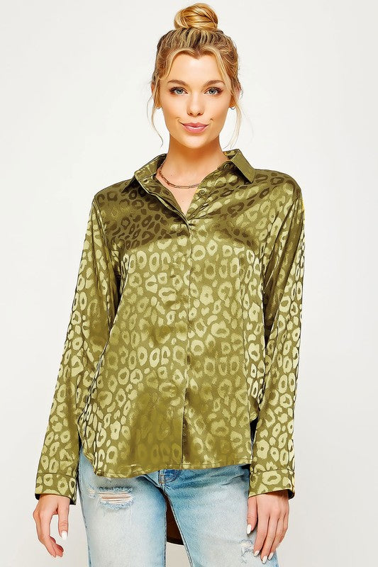 SATIN LEOPARD PRINT BUTTON DOWN TOP - Pikemla