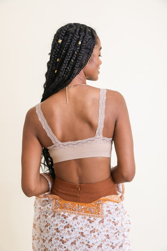 Lace Trim Padded Bralette - Pikemla