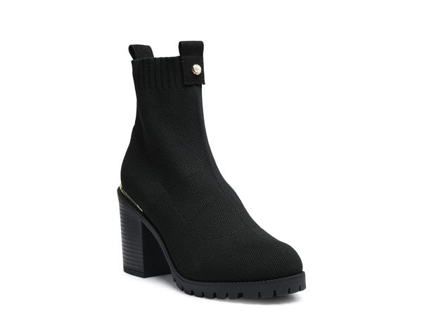 Medusa Knitted Block Heeled Ankle Boot In Black - Pikemla