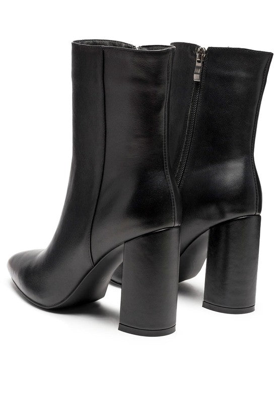 MARGEN ANKLE-HIGH POINTED TOE BLOCK HEELED BOOT - Pikemla