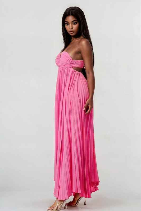 FLOWY SLEEVELESS PLEATED MAXI DRESS