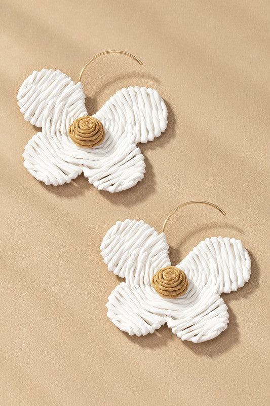 Raffia straw flower earrings - Pikemla