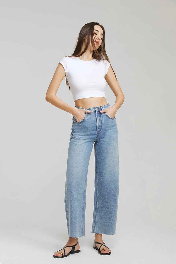 Moon Curve Raw Hem Crop Jeans HJ129