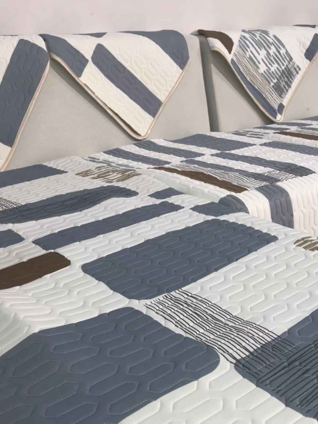 Cooling Ice Silk Dog Proof Couch Cover - Protect Your Sofa in Style