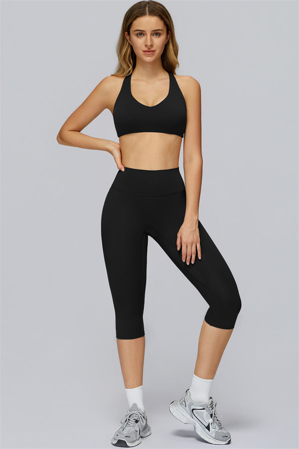 The FlexCore Sports Bra Capri Leggings 2-Piece Set