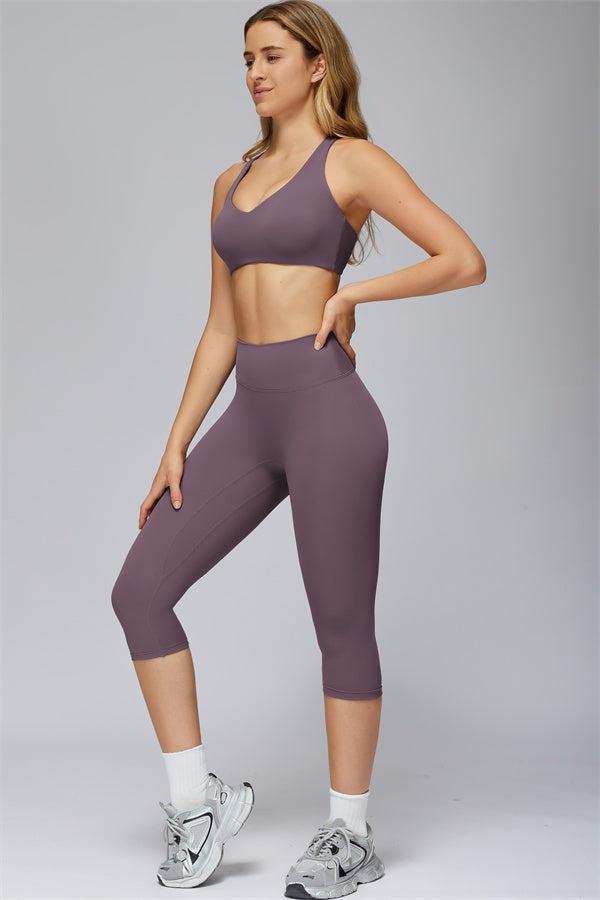 The FlexCore Sports Bra Capri Leggings 2-Piece Set