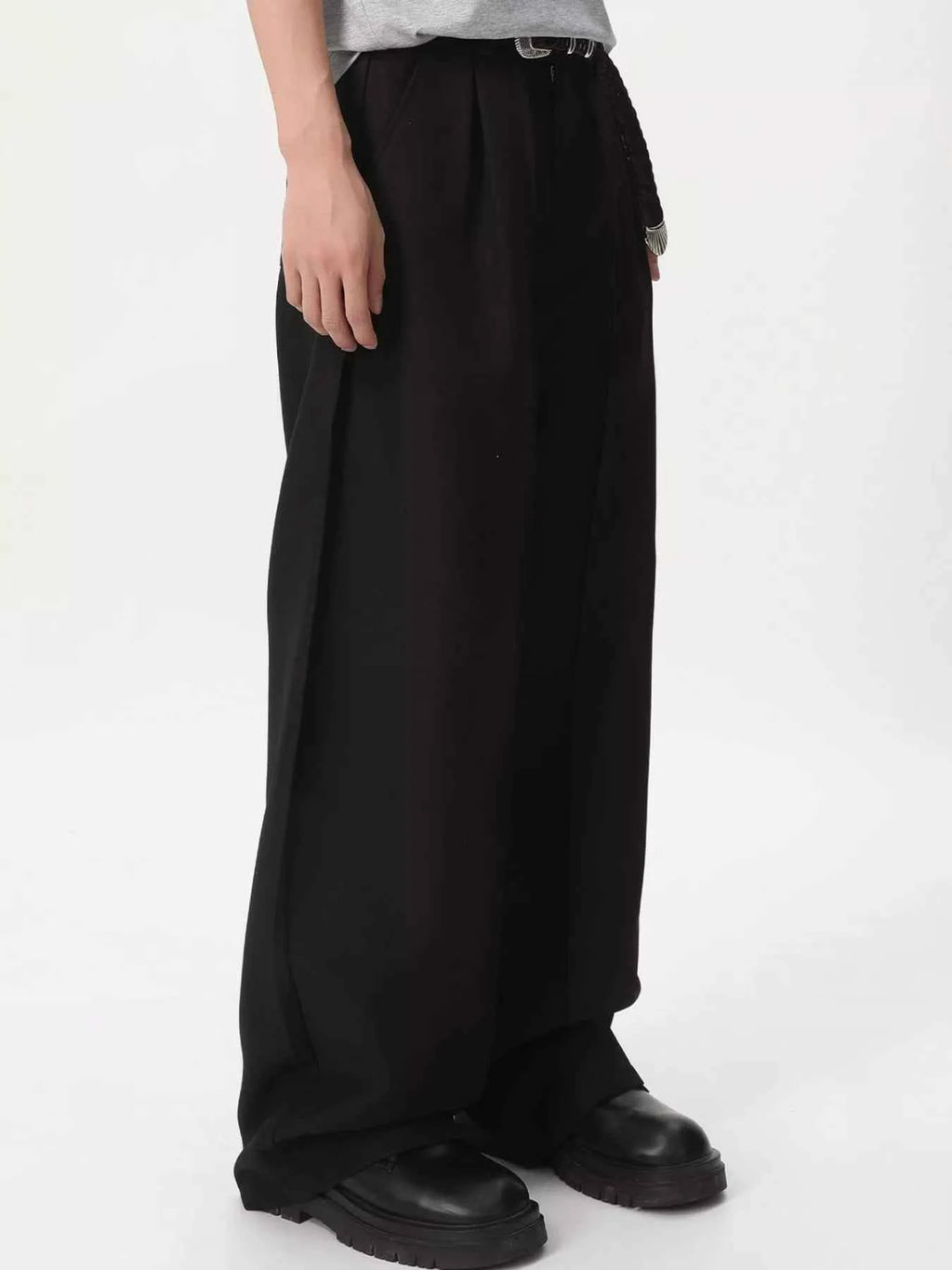 Men's Wide-Leg Pleated Pants