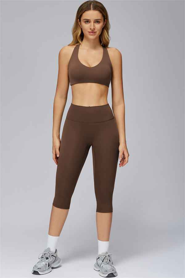 The FlexCore Sports Bra Capri Leggings 2-Piece Set