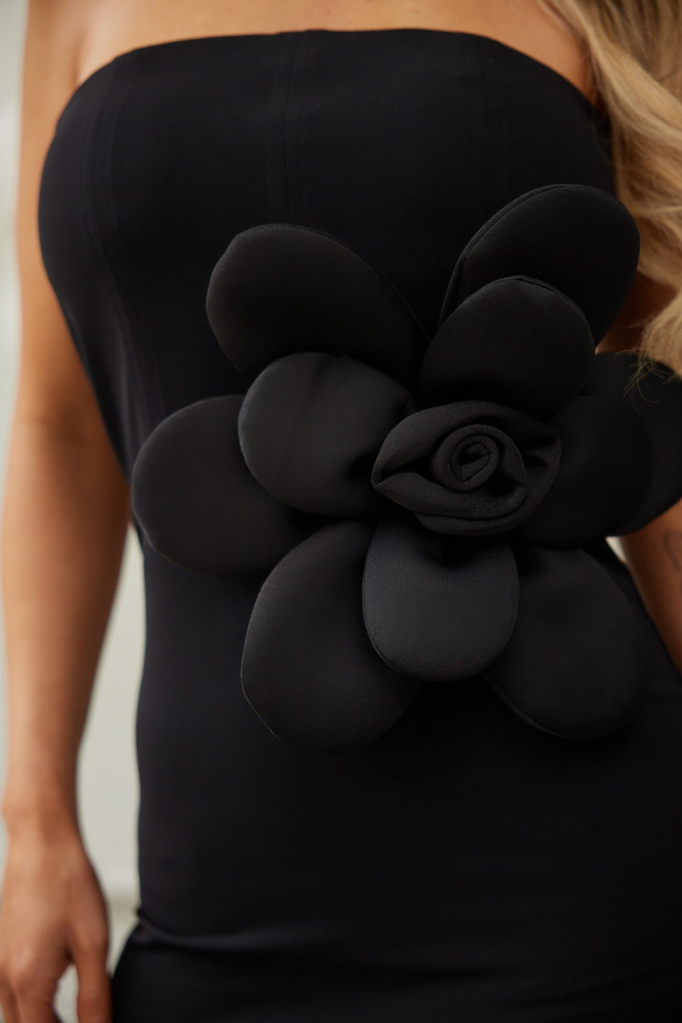 Off Shoulder Fashion Dress With 3d Flower Detail - Pikemla