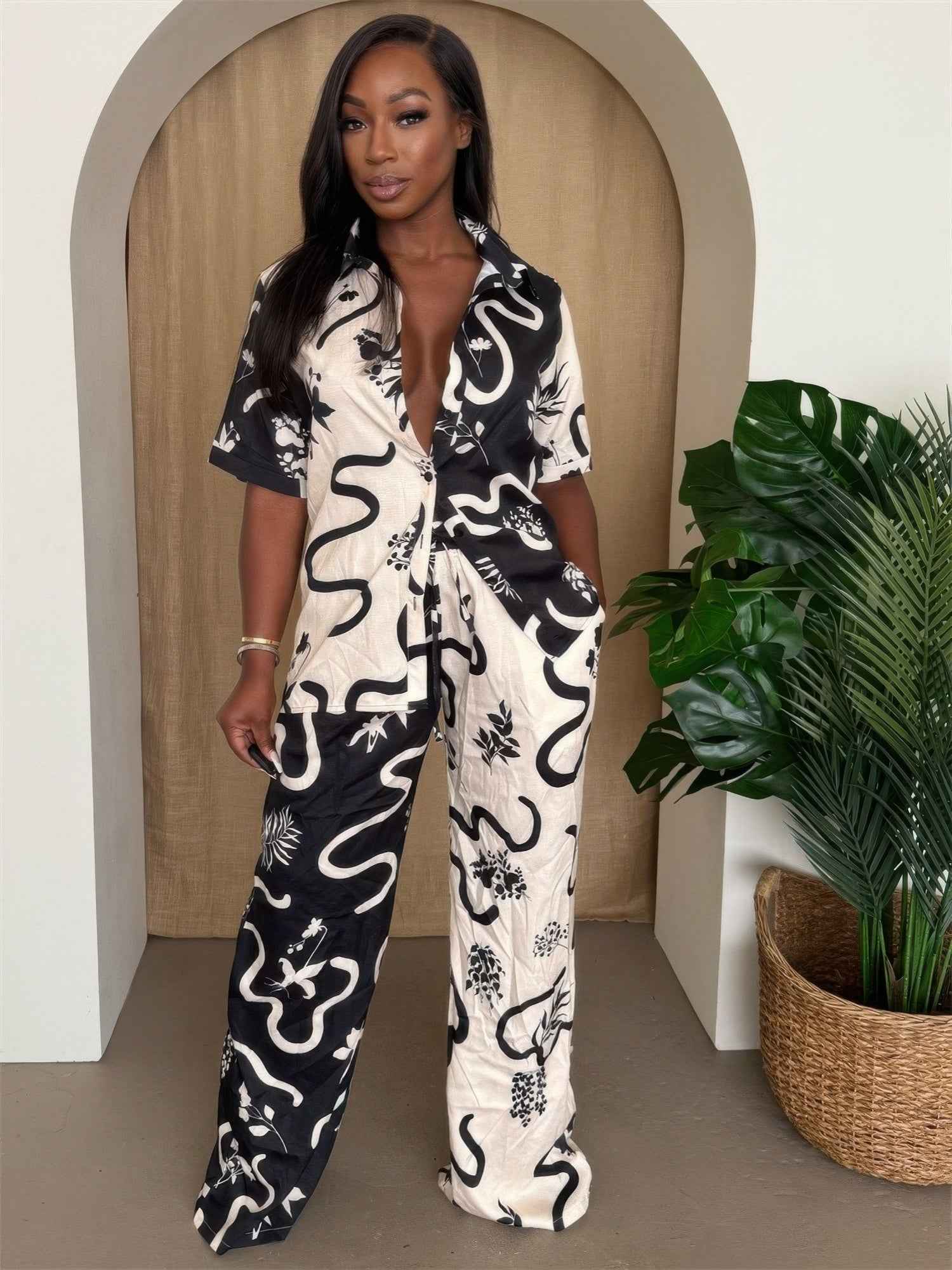Woman's Resort Wear Pant Set