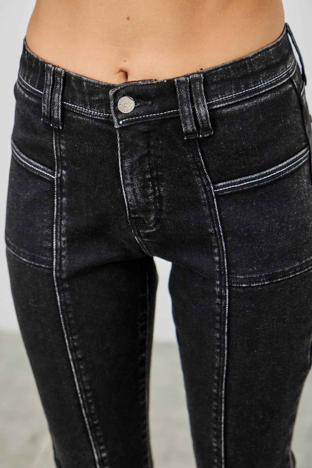 Mid Rise Slim Straight In Black Acid