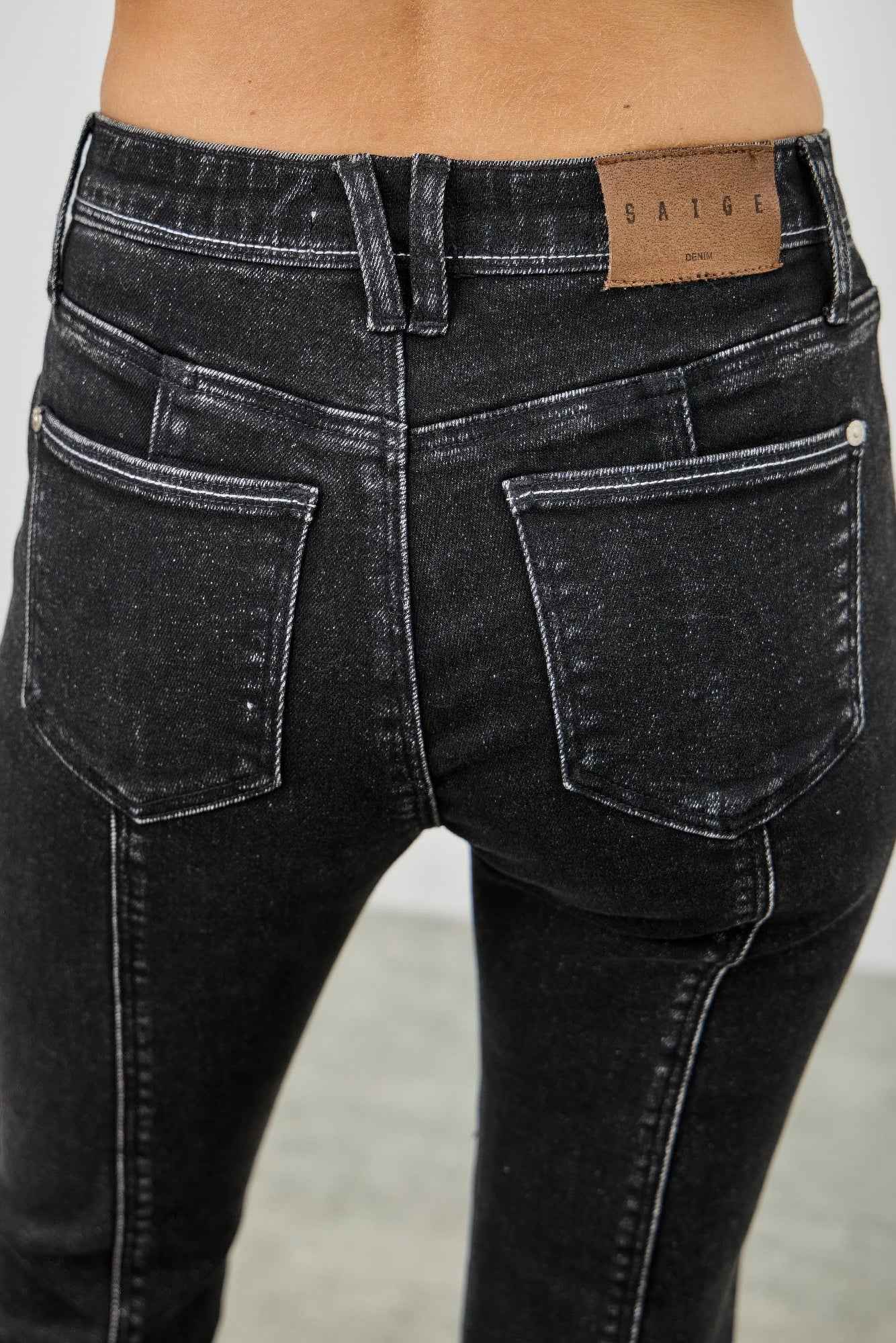 Mid Rise Slim Straight In Black Acid