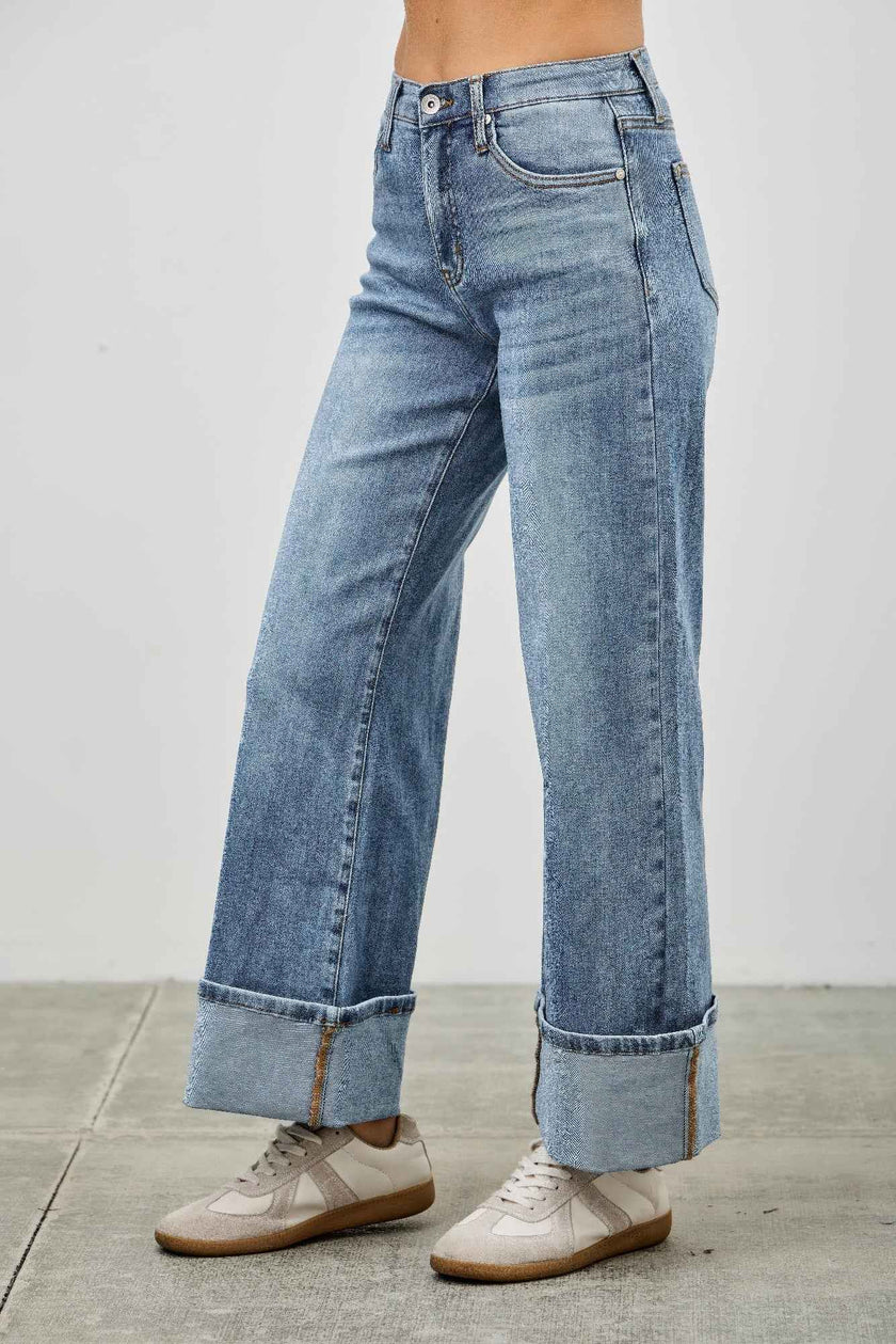 Mid Rise Cuffed Jeans With Stretch