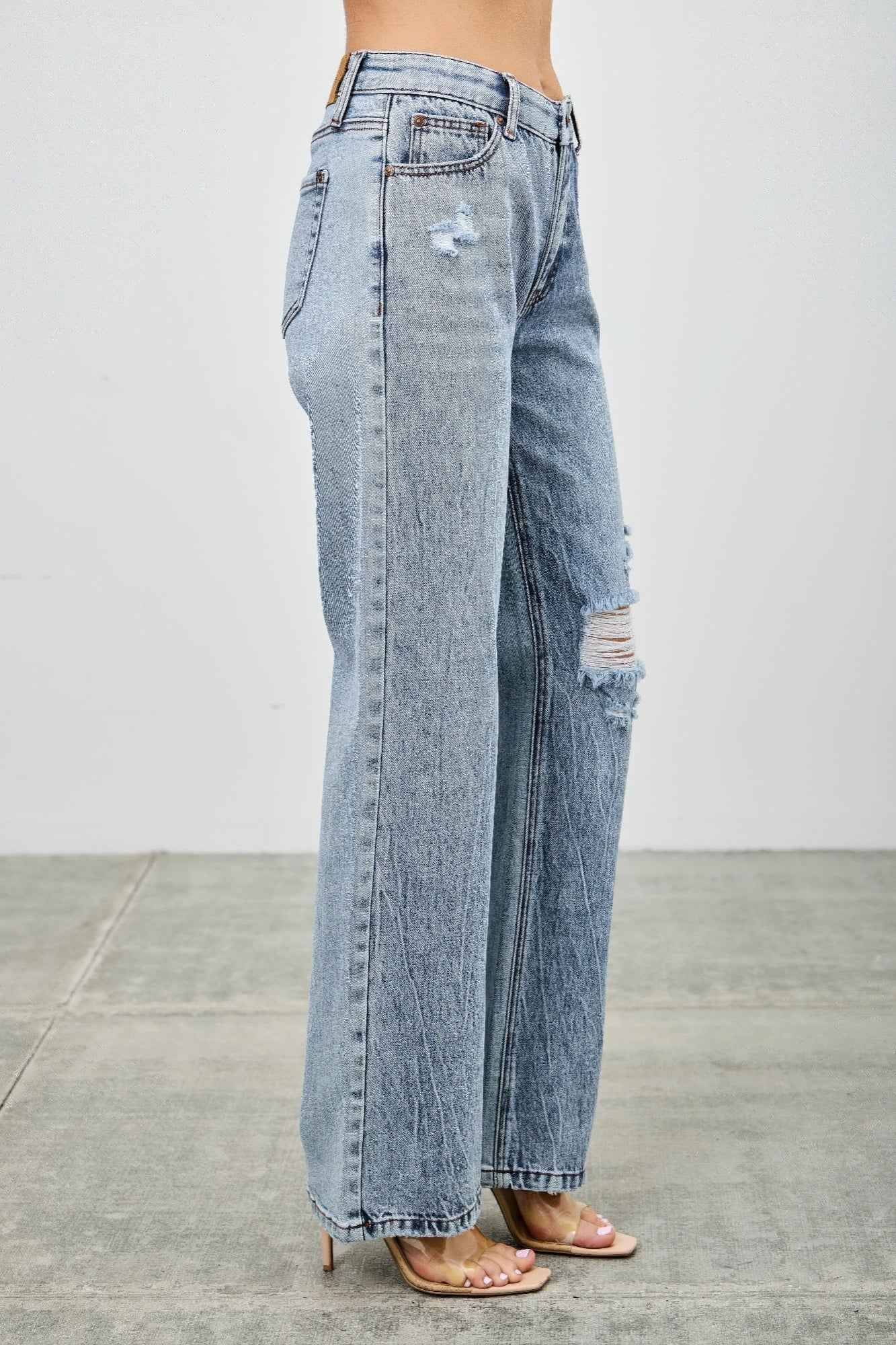 Mid Rise Relaxed Straight With Destroy