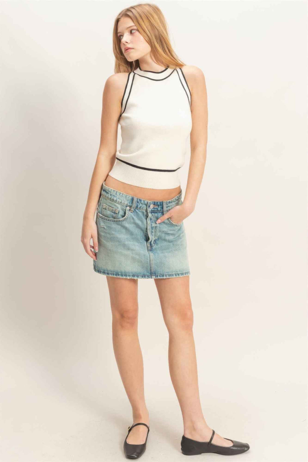 Contrast Trim Sleeveless Ribbed Top