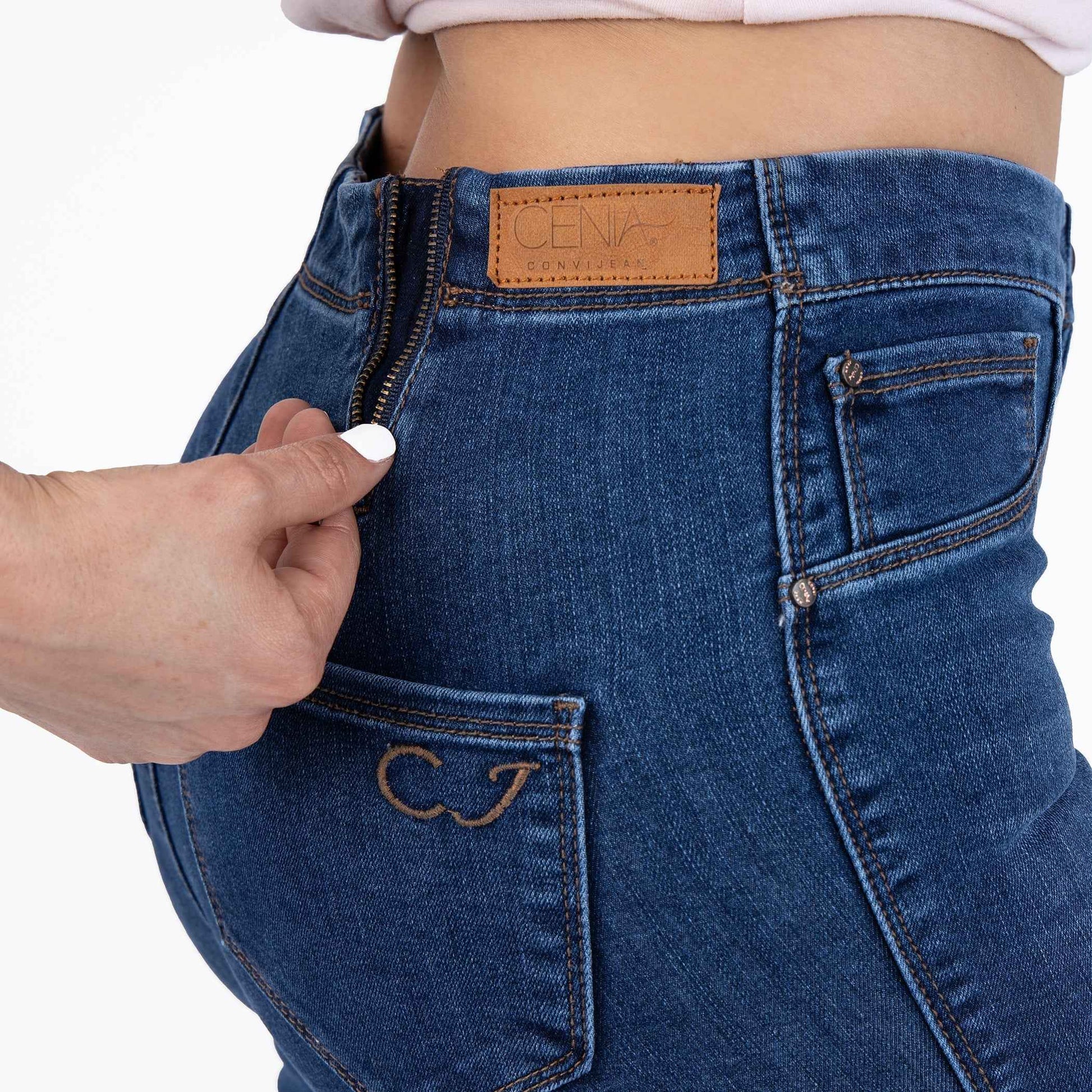 Signature Style Med Wash Denim Jeans