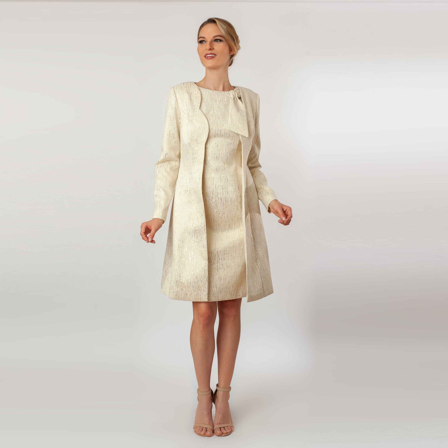 Scalloped Fly-Away Topper