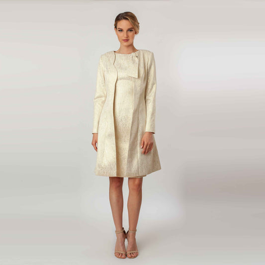 Scalloped Fly-Away Topper