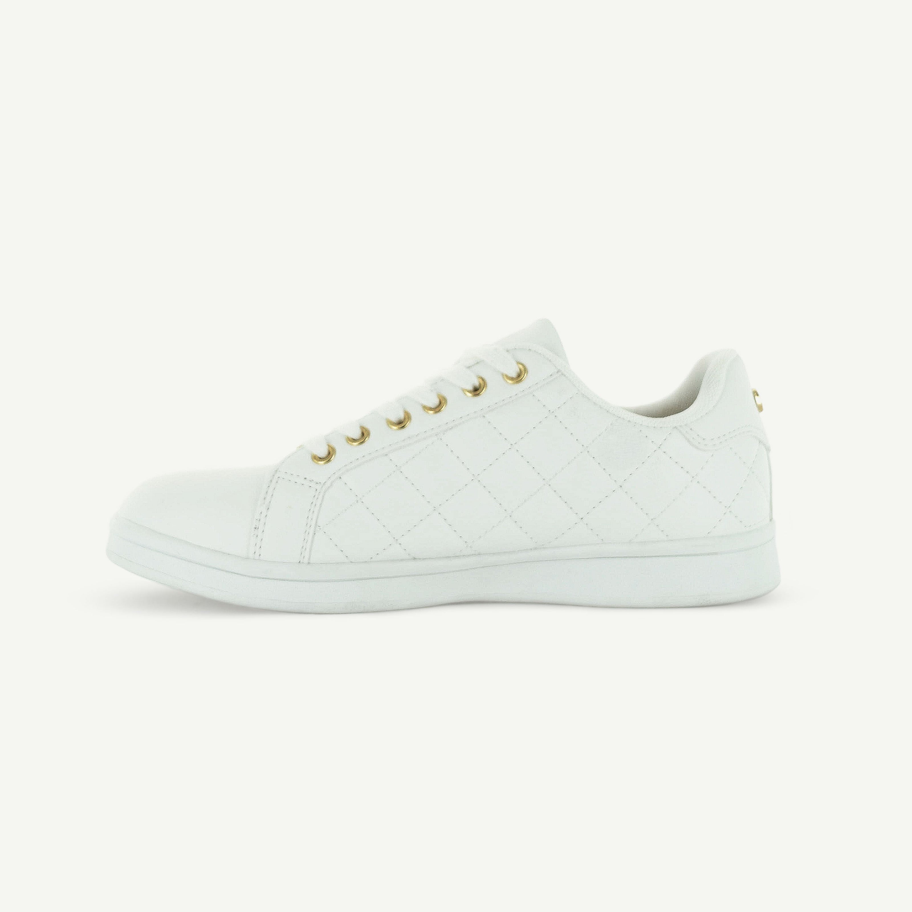 VOLTAIRE: QUILTED COURT SHOE - WHITE