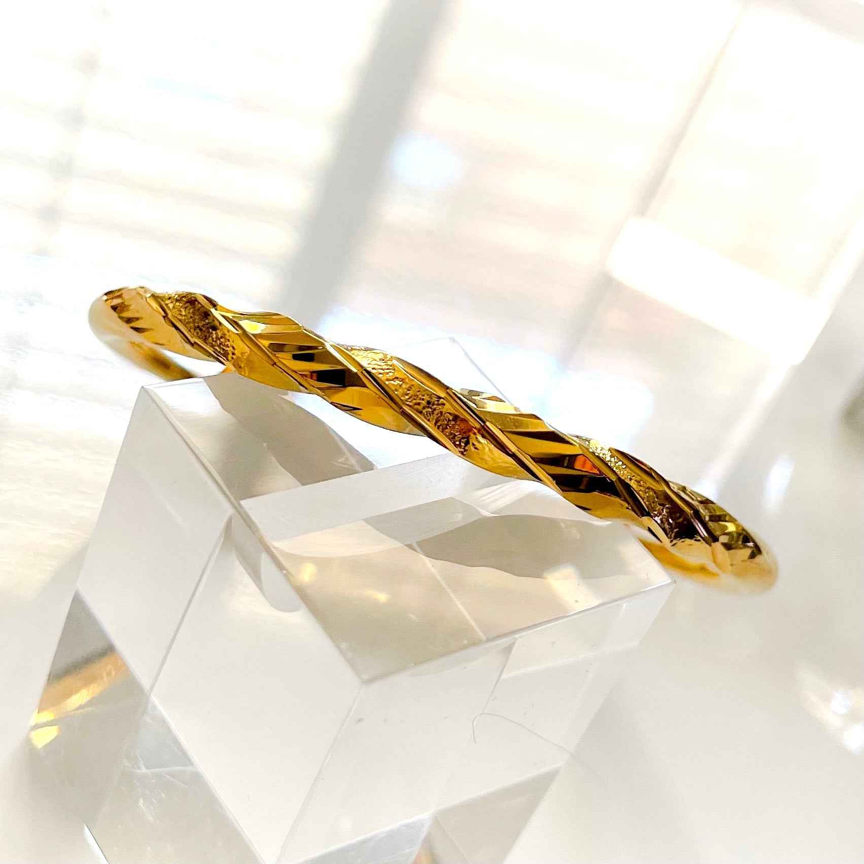 Waves of the Sea - Twisty Gold Bangle