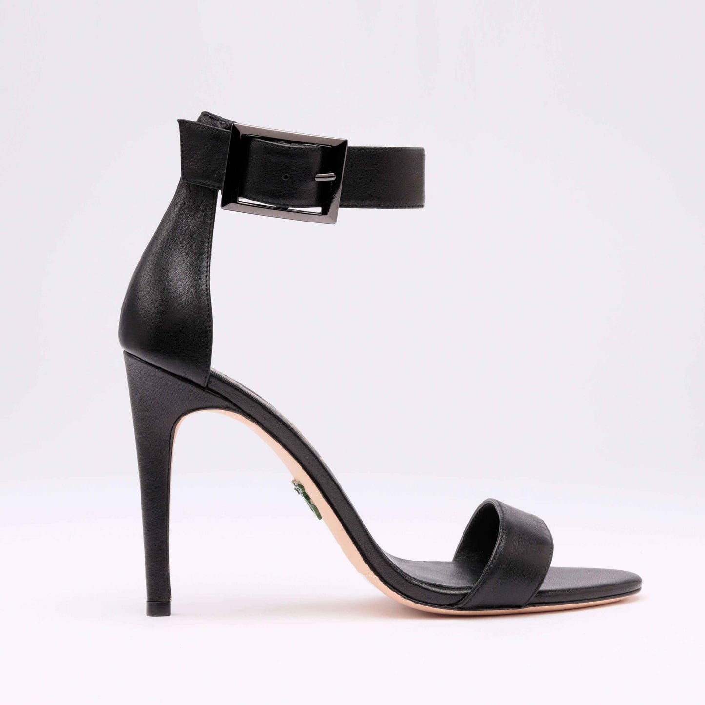 Michaela V Chapman Heels • Black