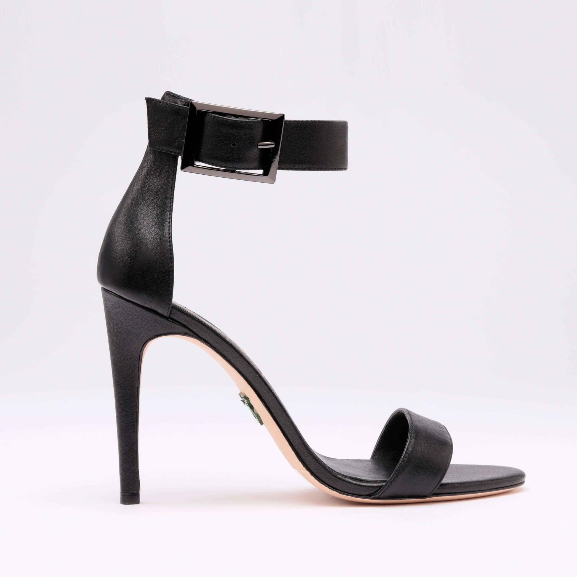 Michaela V Chapman Heels • Black