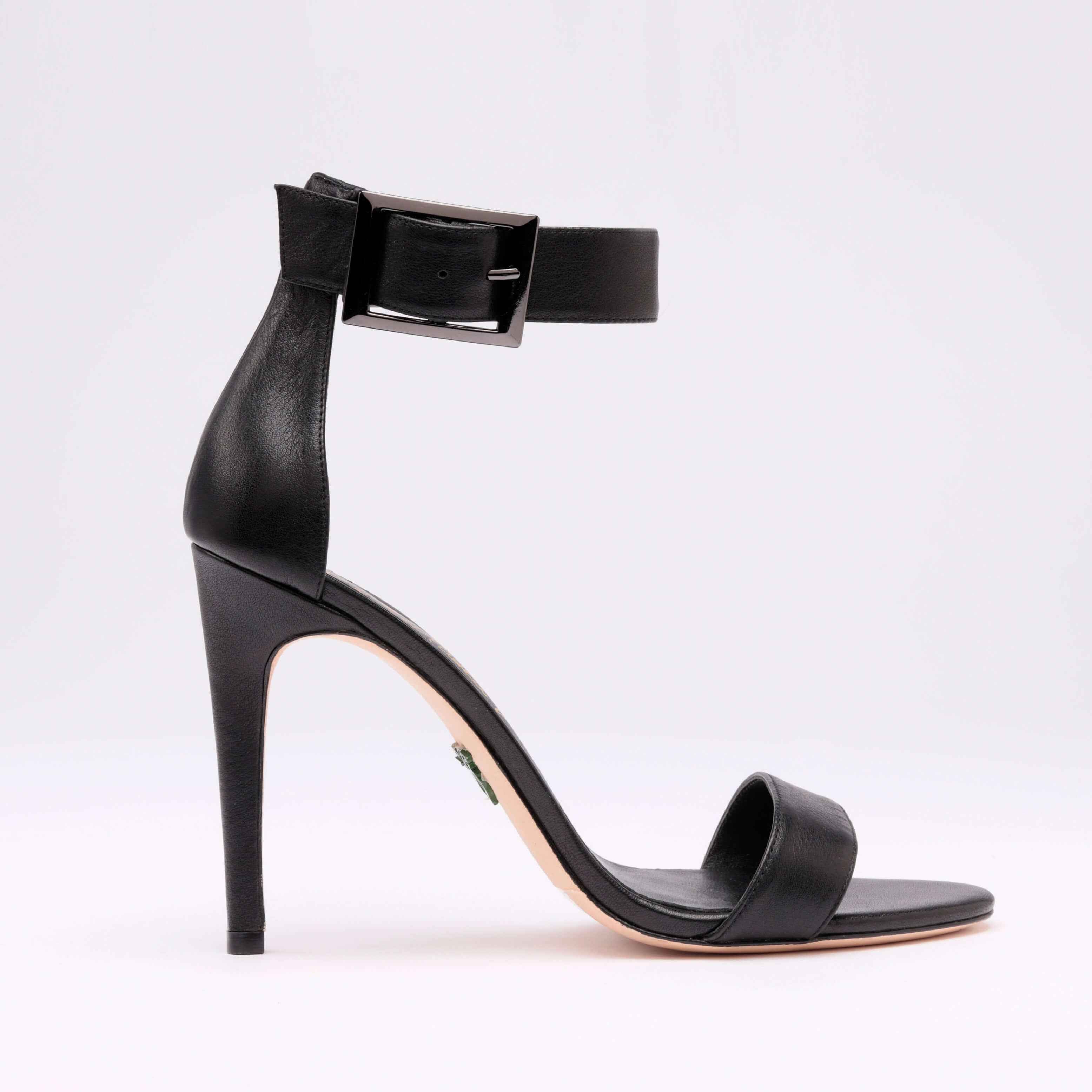 Michaela V Chapman Heels • Black