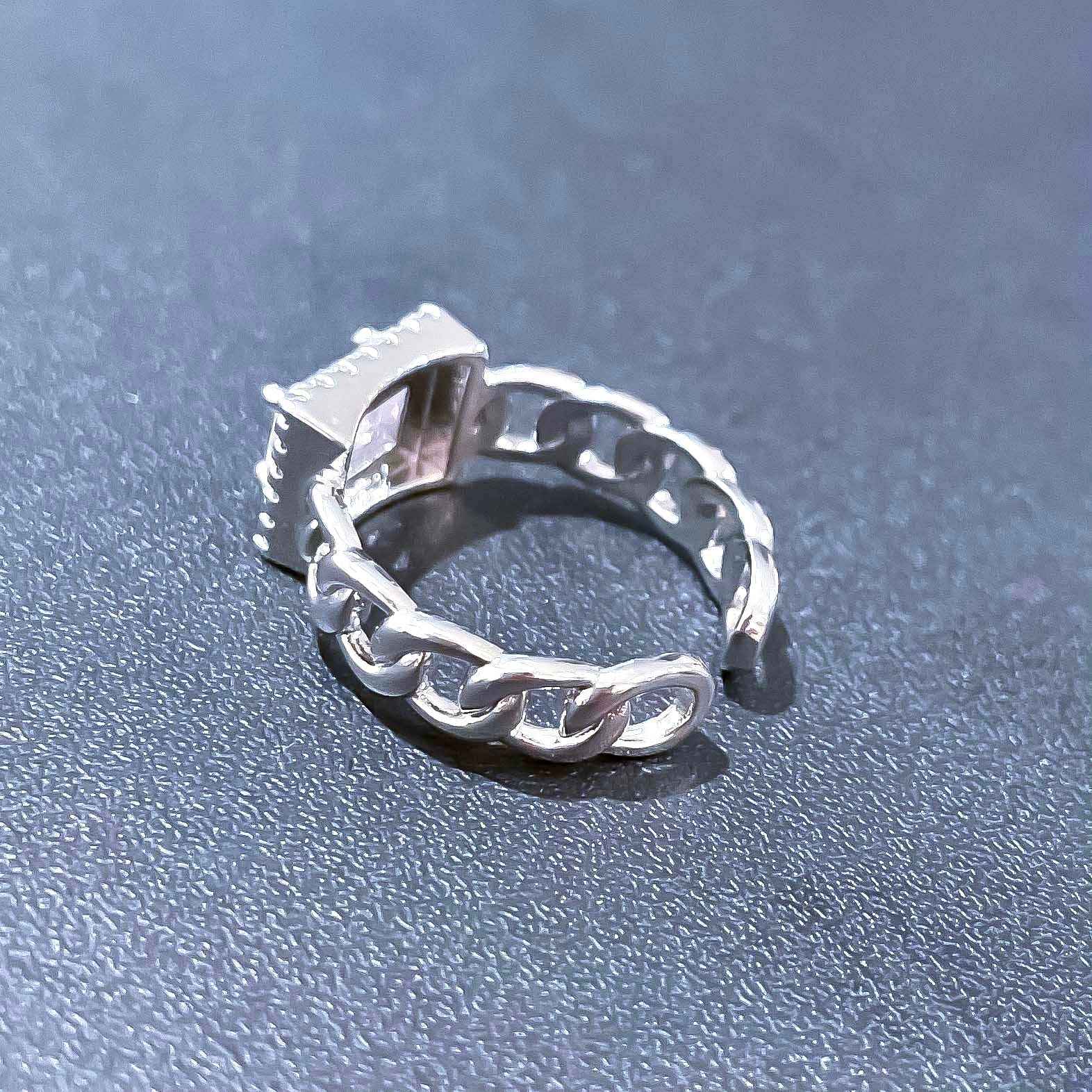 Versalius Cuban Chain Ring