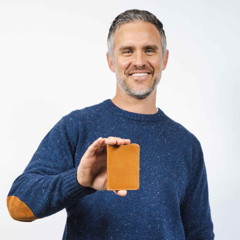 Compact Bifold with RFID protection - Natural