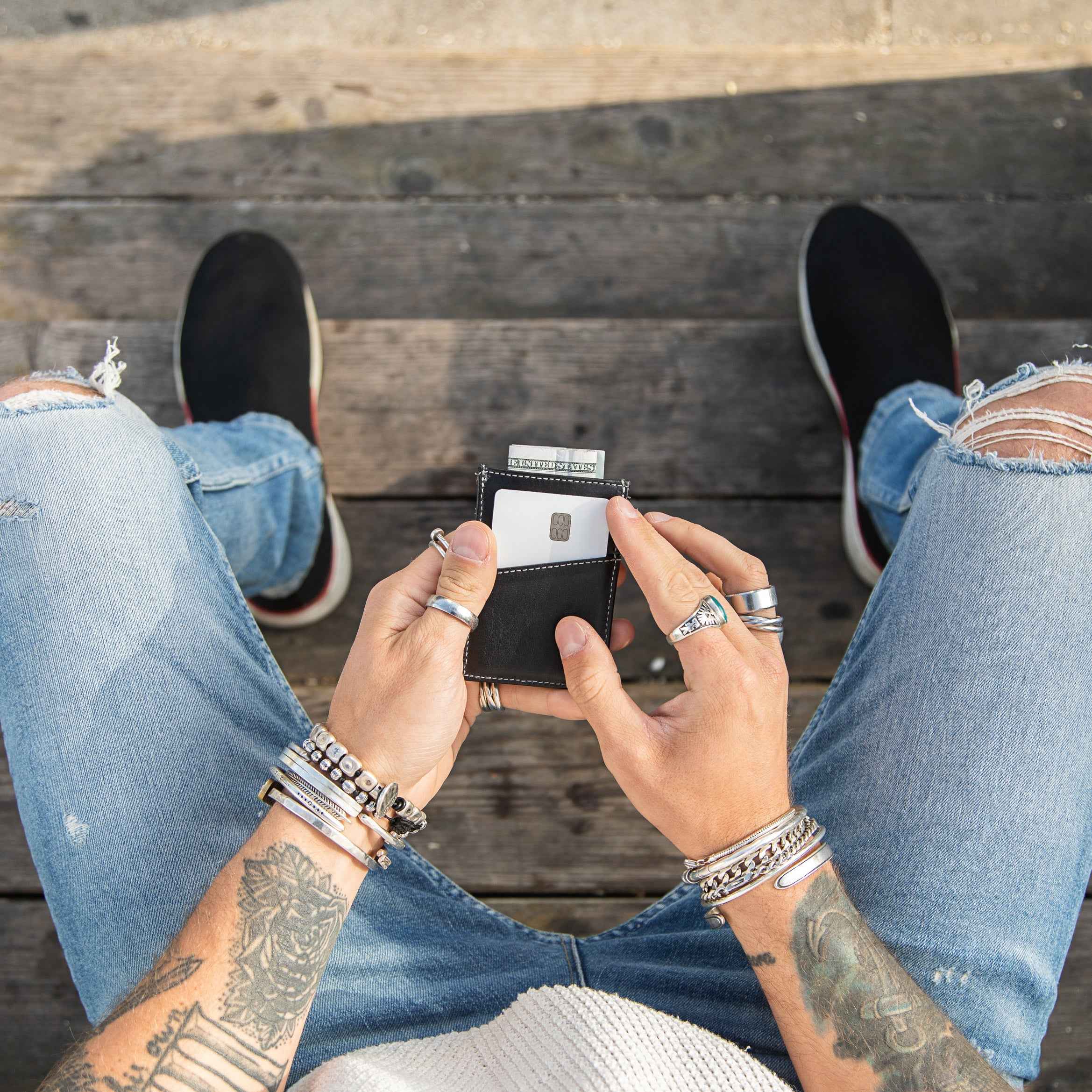 Minimalist Wallet with RFID Protection - Black