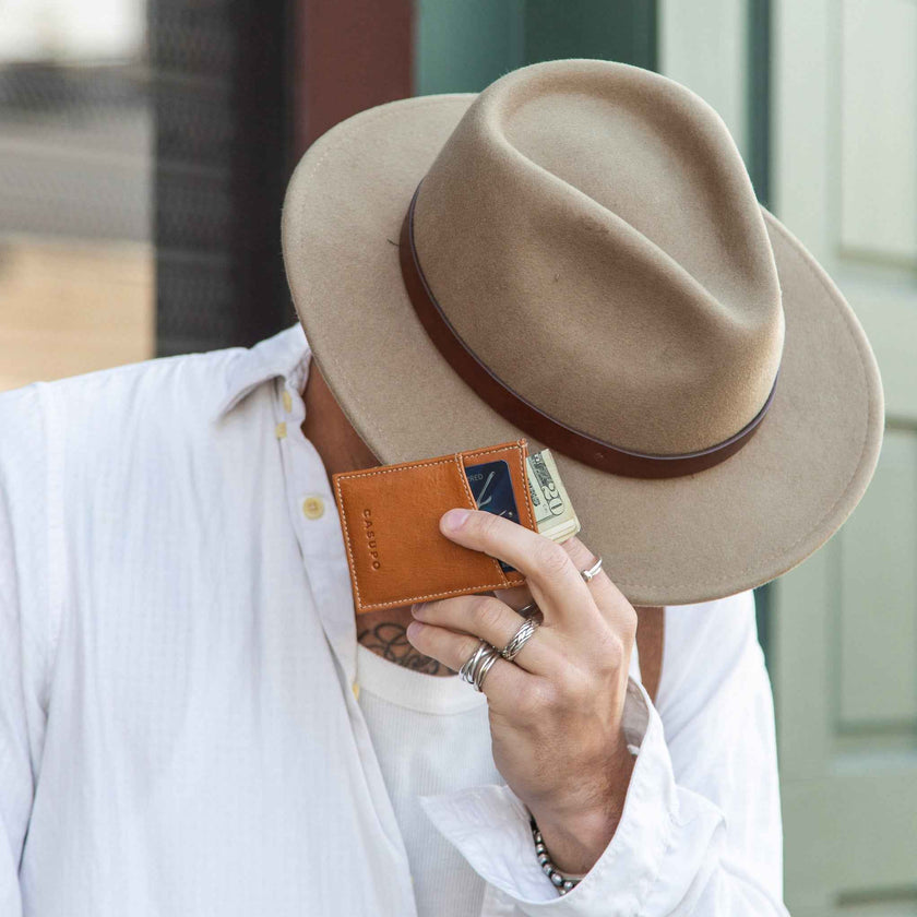 Minimalist Wallet with RFID protection - Natural