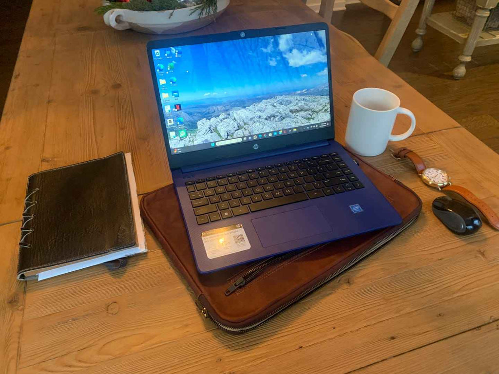 Zento Laptop Sleeve - Dark Brown