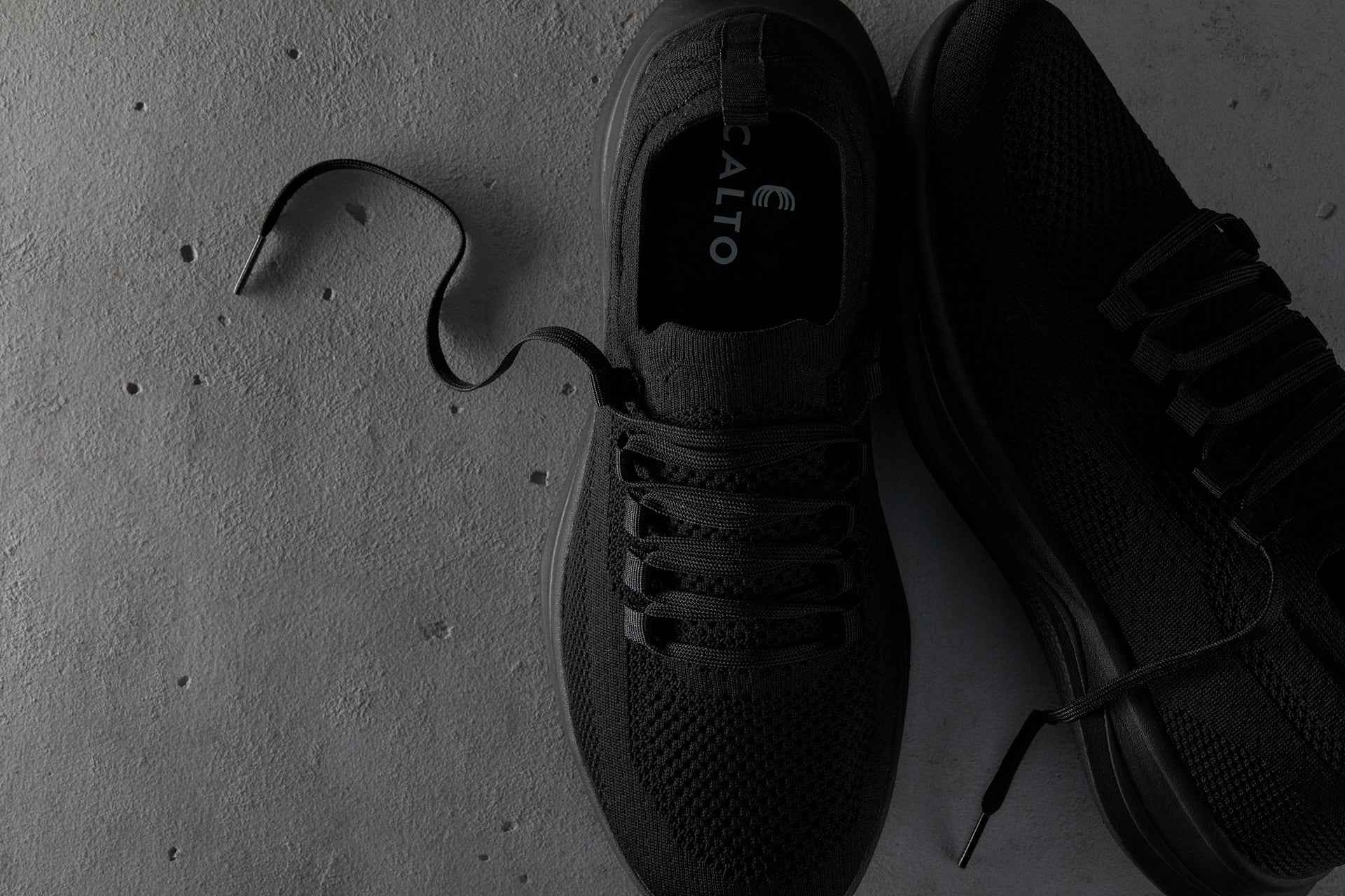 CALTO - QA060 - 2.4 Inches Taller (Black/Black Sole) - Lightweight Knitted Sneakers