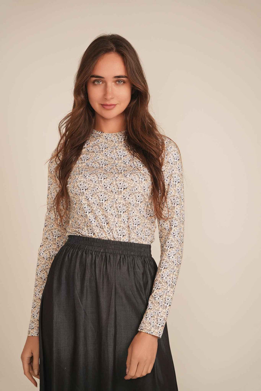 Printed V Neck Long Sleeve Tee