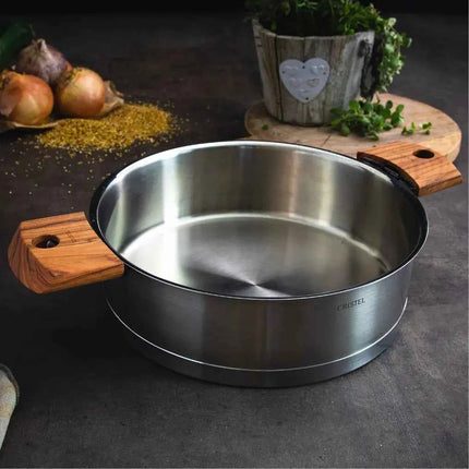 Saute pan with lid