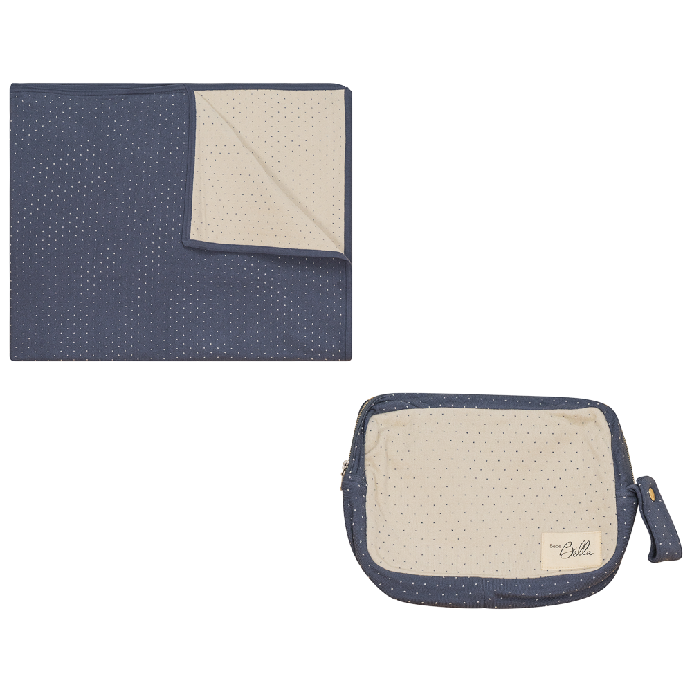 Knitted Blanket with Pouch