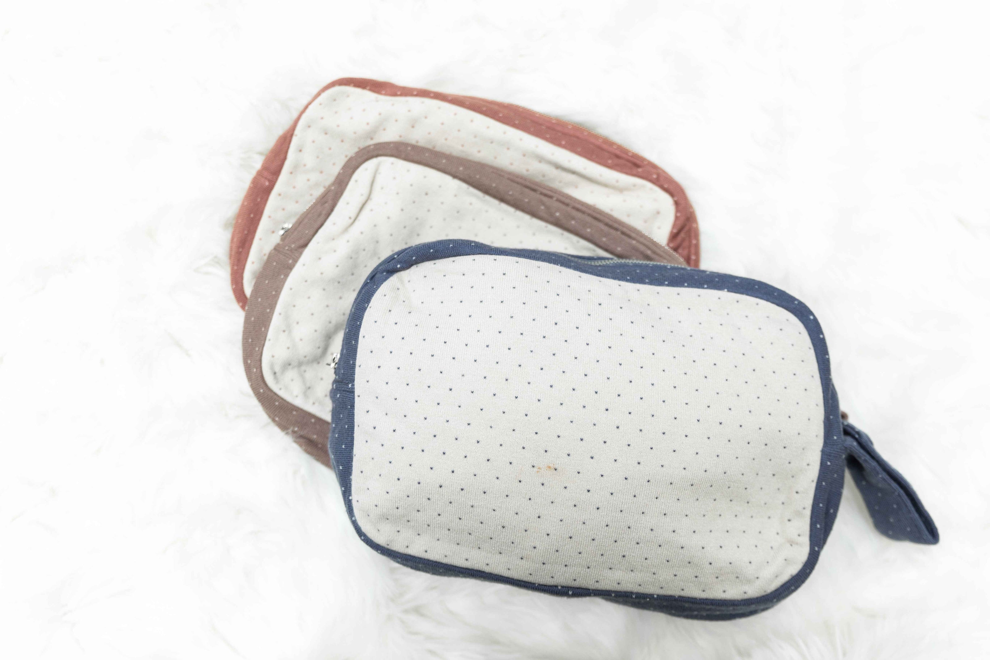 Knitted Blanket with Pouch