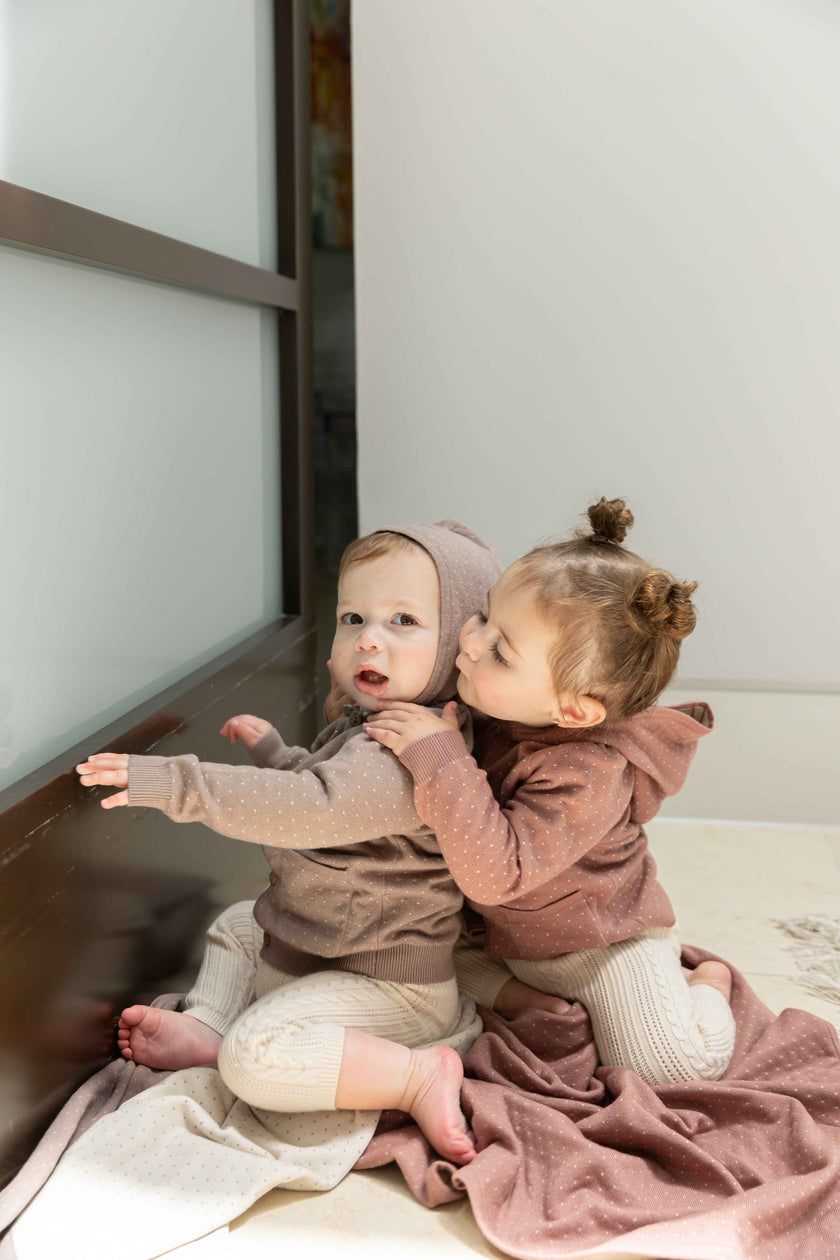 Knitted Blanket with Pouch