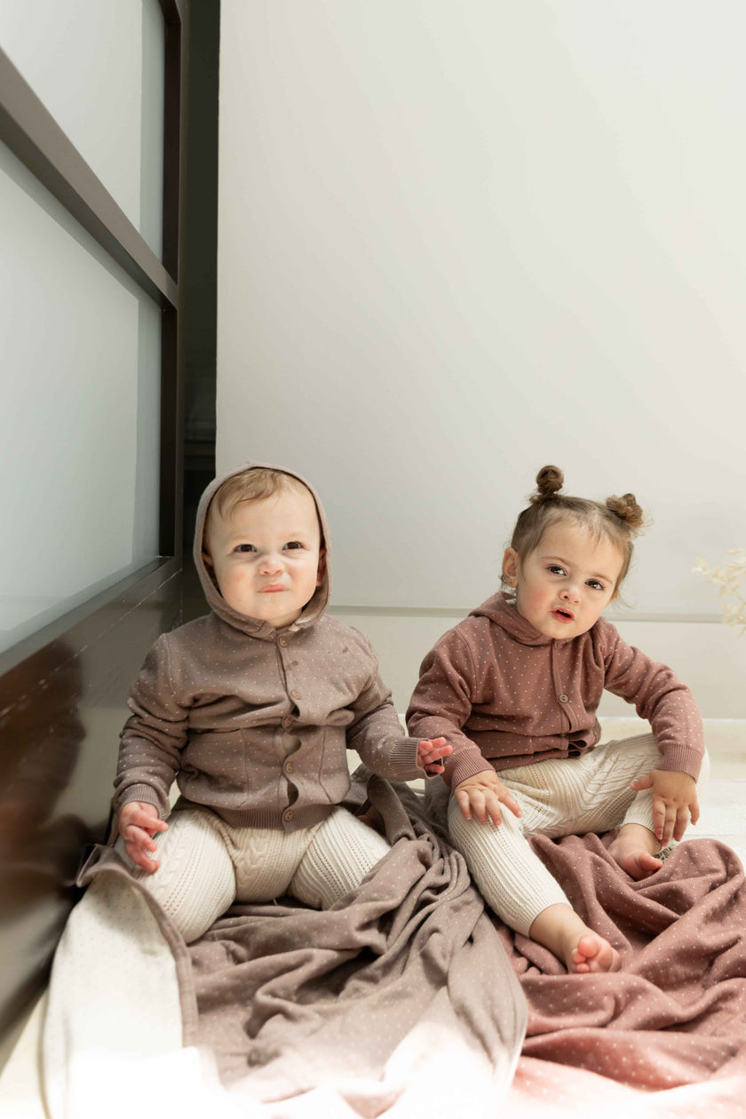 Knitted Blanket with Pouch