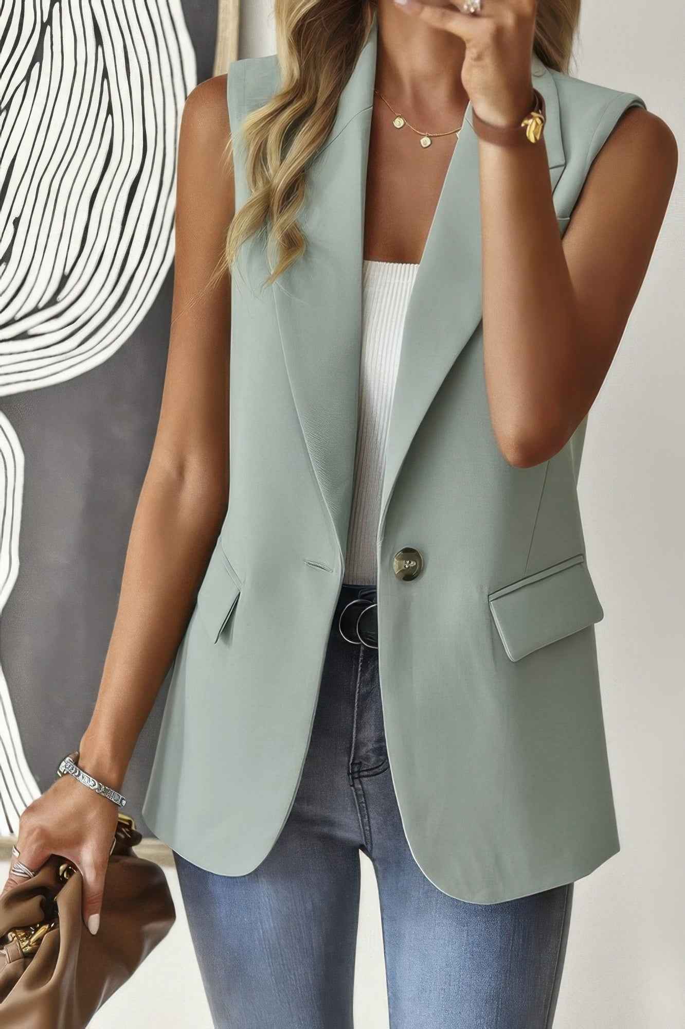 Sleeveless Solid Pockerts Button Front Open Suit - Pikemla