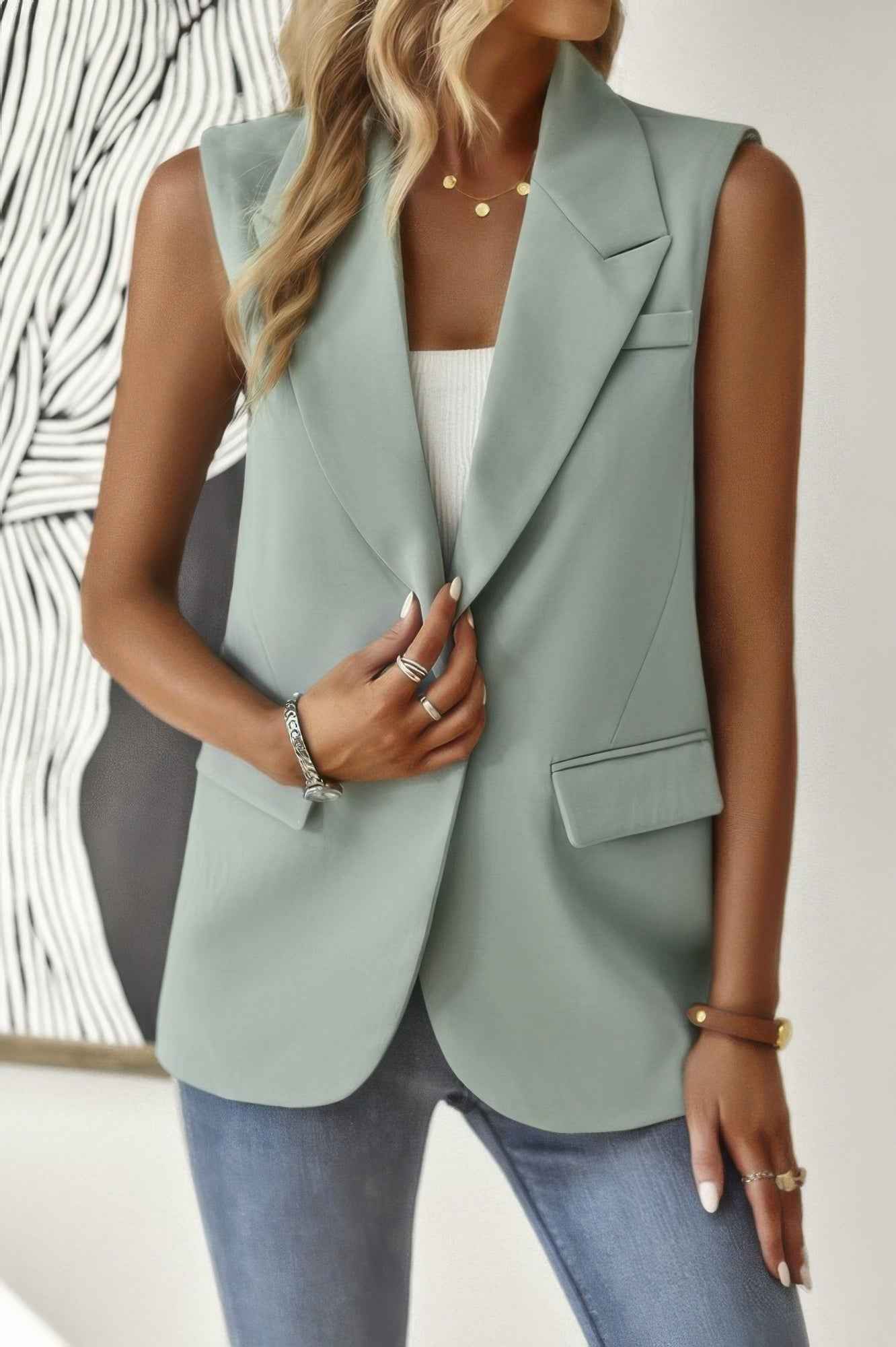 Sleeveless Solid Pockerts Button Front Open Suit - Pikemla