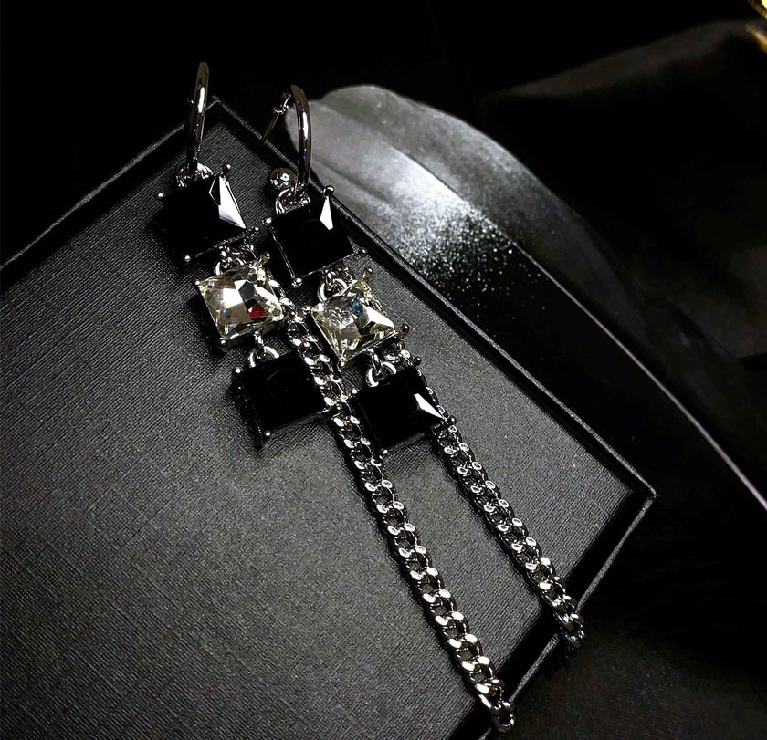 Cool Girl - Black & Silver Chain Earrings