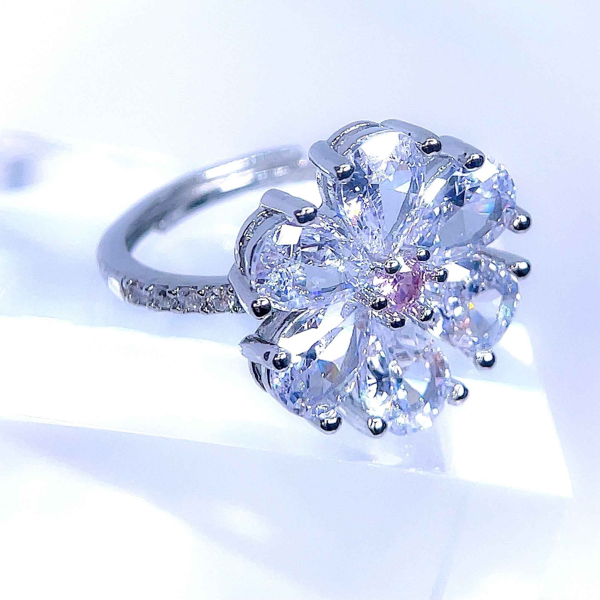 Mika - Crystal Flower Ring