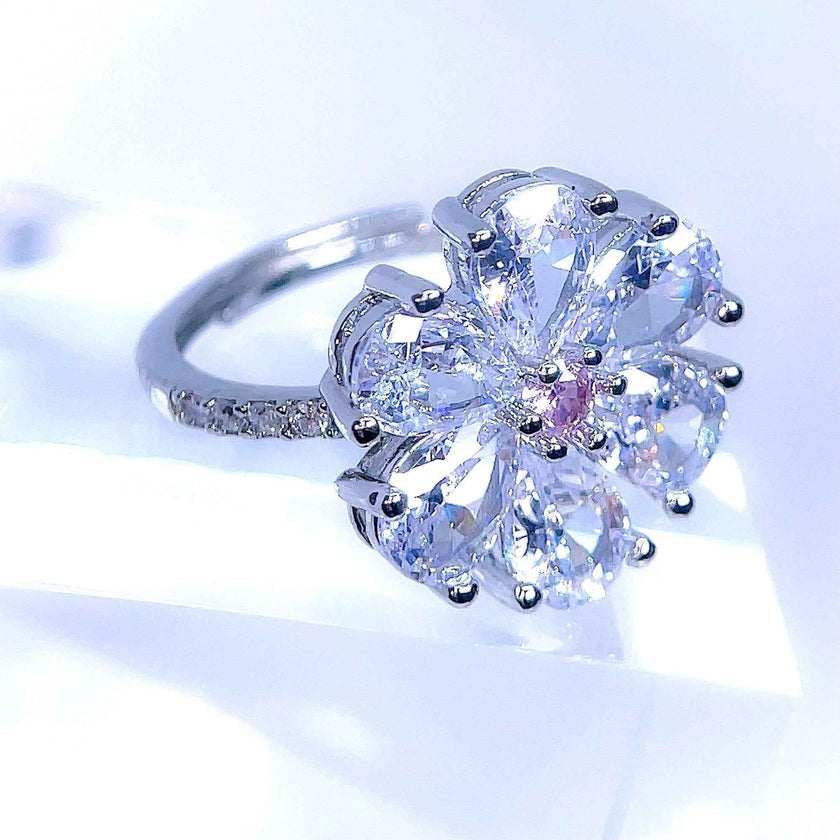 Mika - Crystal Flower Ring
