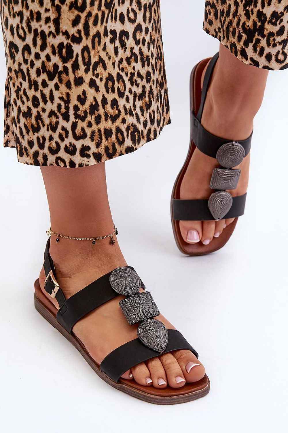 Verisse Low-Heel Buckle Sandals