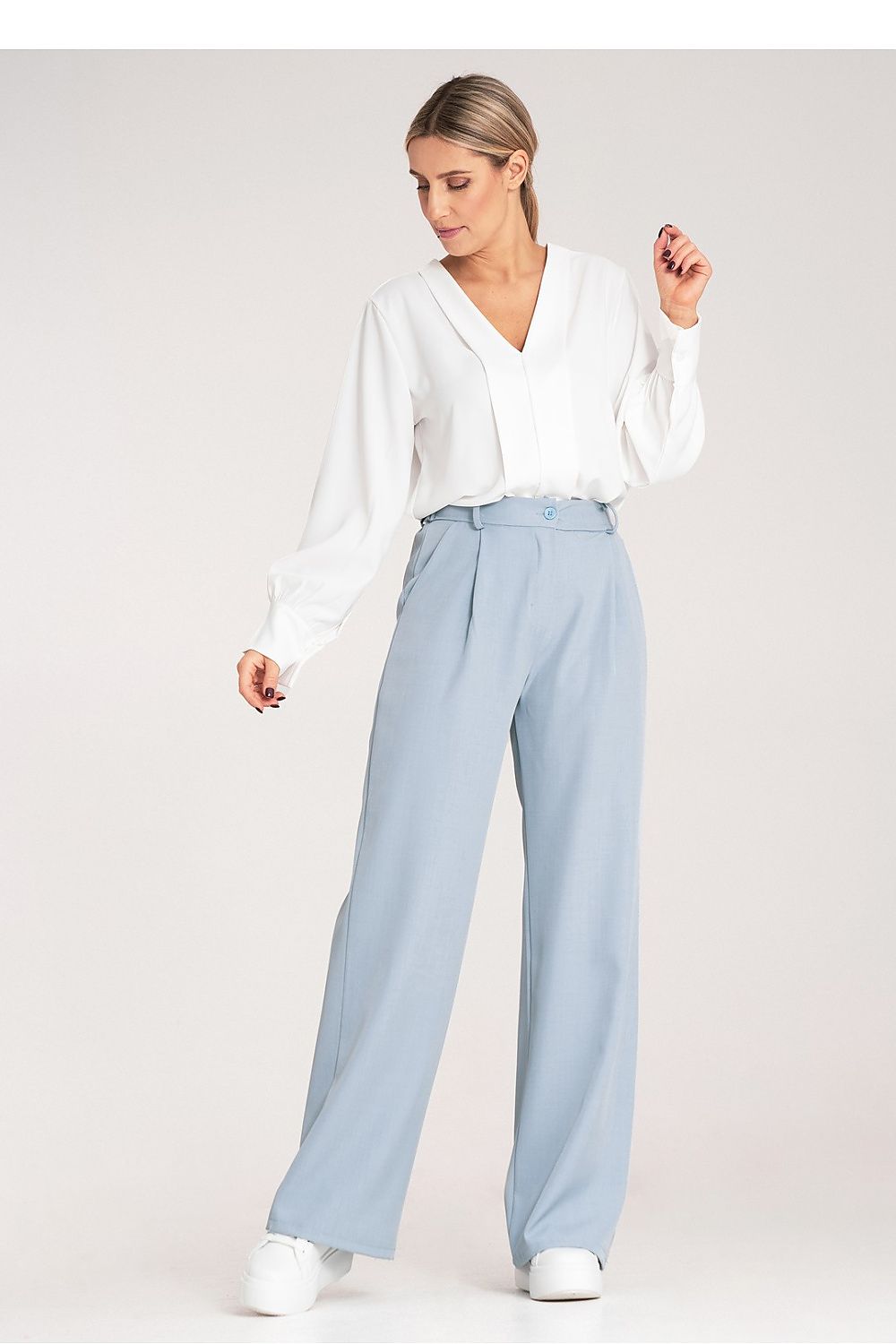  Women trousers model 214932 Figl 