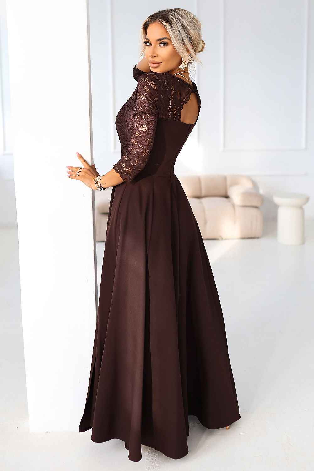 Long dress model 171435 Numoco