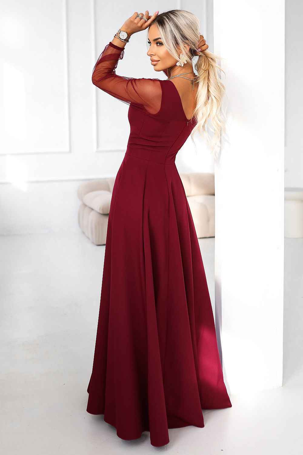 Long dress model 222146 Numoco